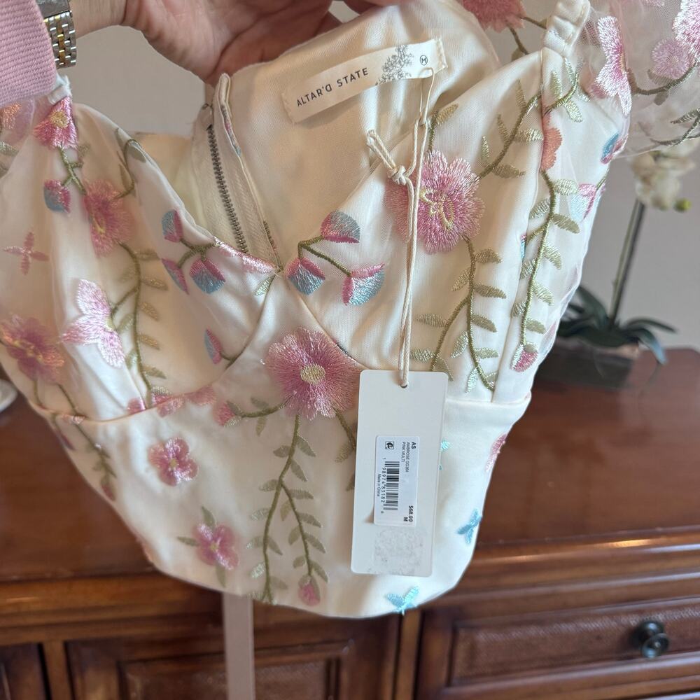 Altar’d State Ambrose Floral Embroidered Top NWT Medium - Picture 4 of 7